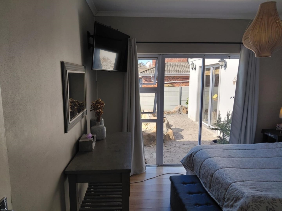 To Let 4 Bedroom Property for Rent in Durbanville Western Cape